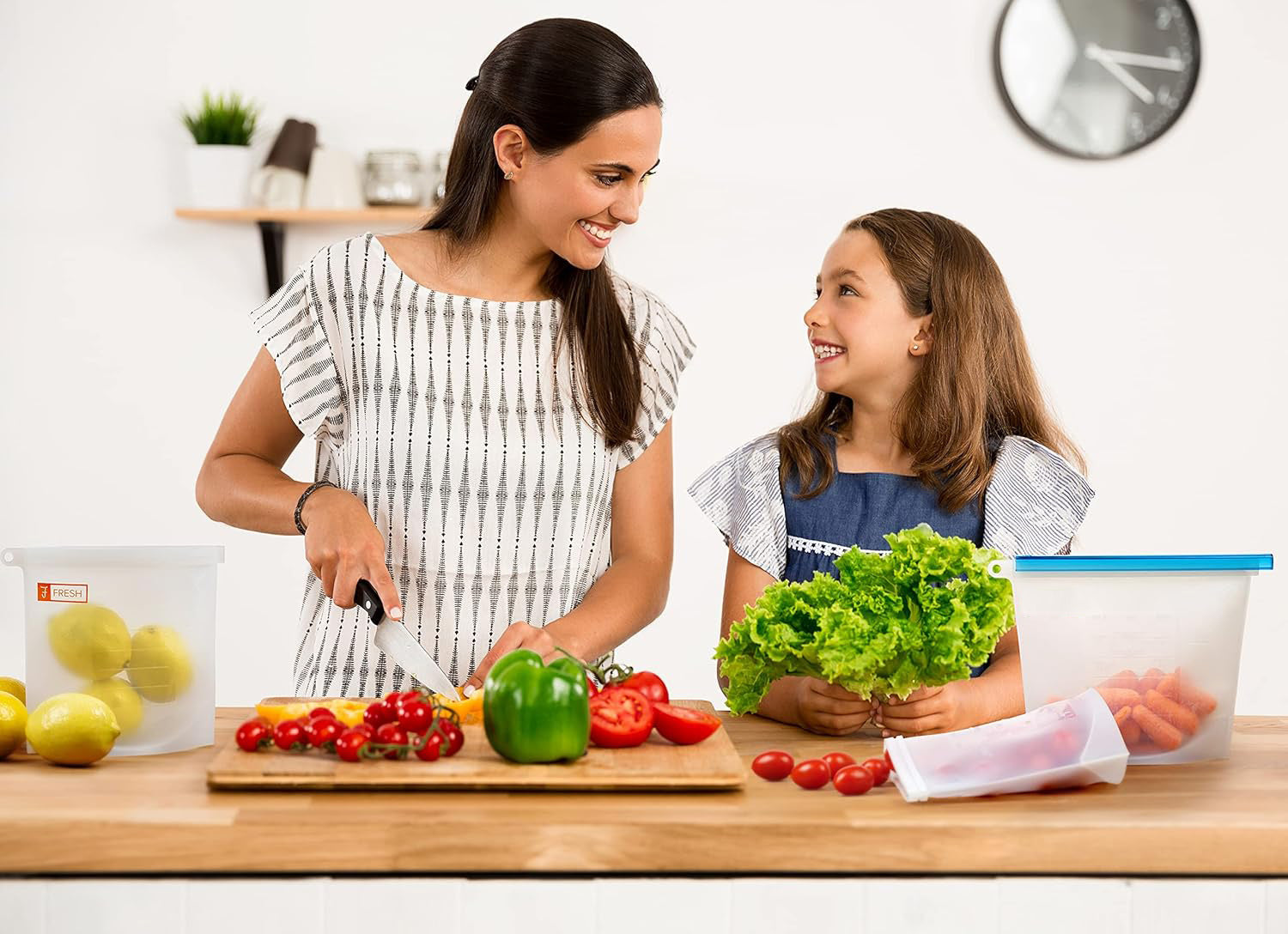 Reusable Silicone Food Storage Bags – 30oz Leakproof, Airtight, Food-Grade Quart Freezer Bags (4-Pack)