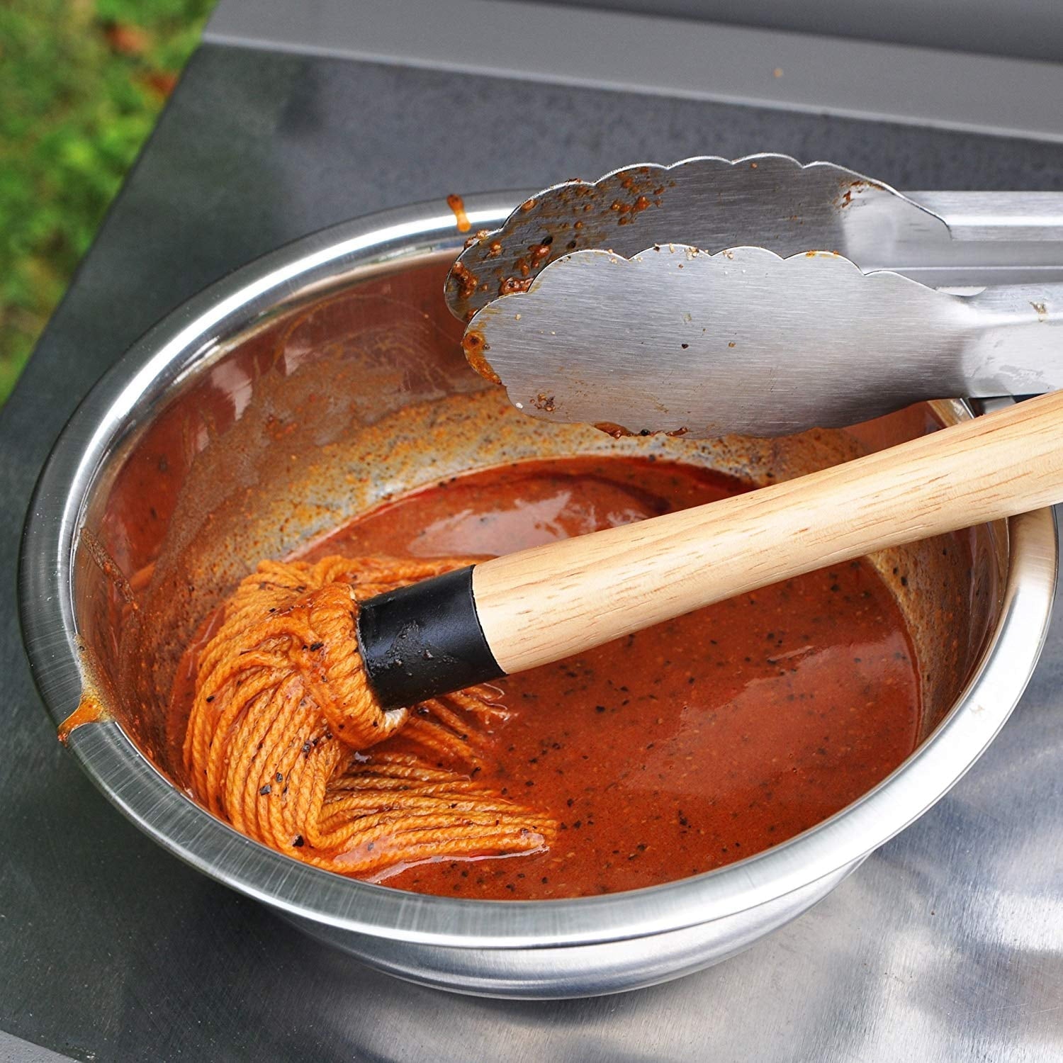 GRILLHOGS 18-Inch BBQ Basting Mop – Wooden Handle + 3 Mop Heads